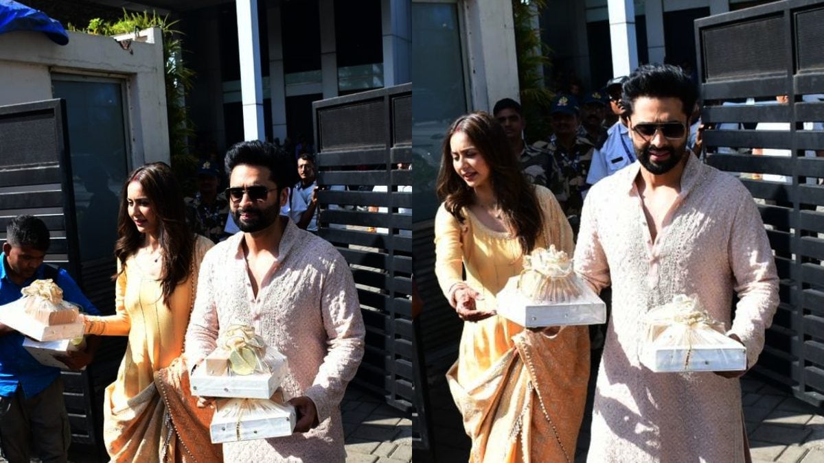 Newly Married Rakul Preet Singh, Jackky Bhagnani Distribute Sweets To Papparazzi As They Arrive In Mumbai